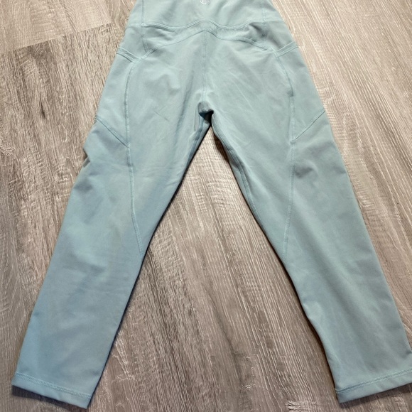 TILYOUCOLLAPSE Capri Leggings - Picture 4 of 5